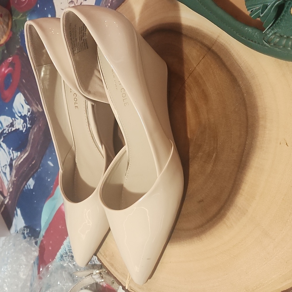 Kenneth Cole Cream Pumps 7.5 Great Condition